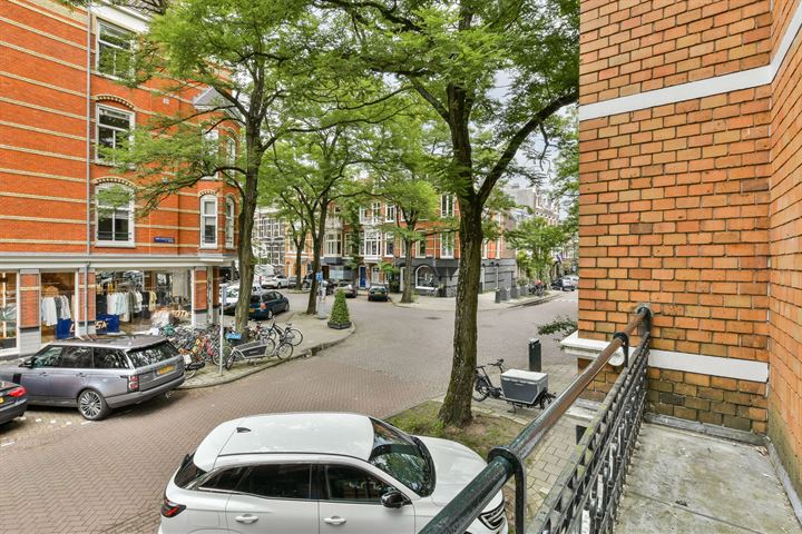 Bekijk foto 19 van Van Breestraat 73-B