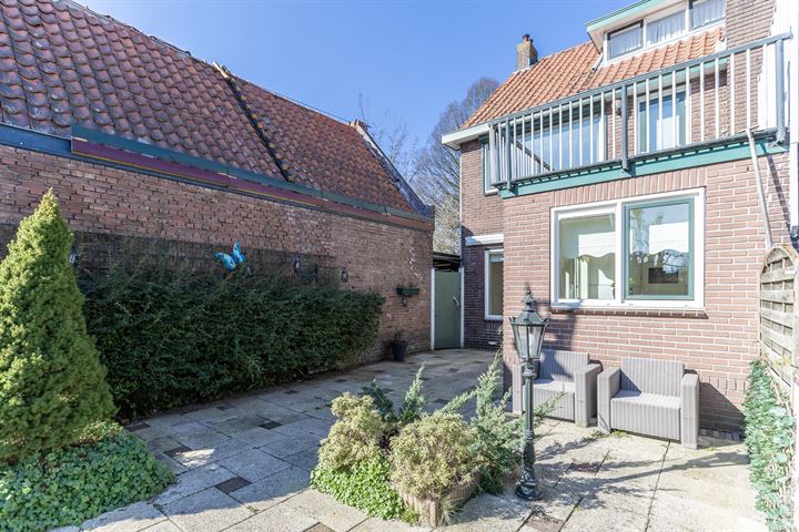 Bekijk foto 30 van Eikenlaan 17