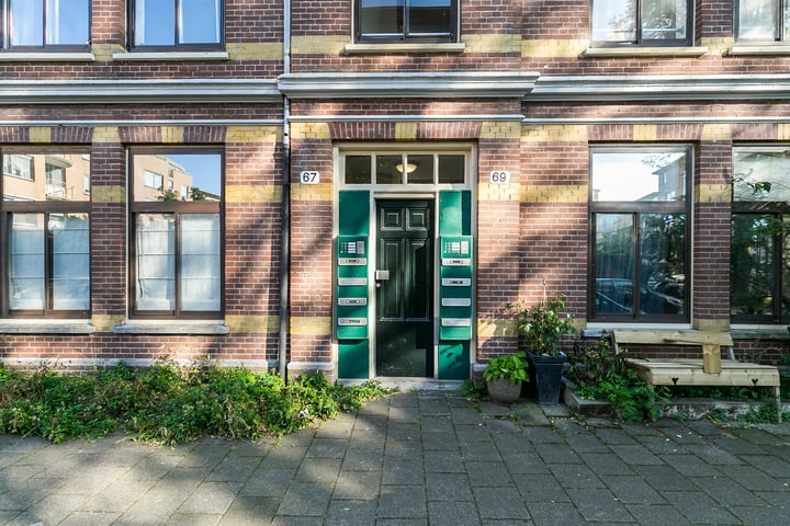 Bekijk foto 2 van Van Reigersbergenstraat 67-2