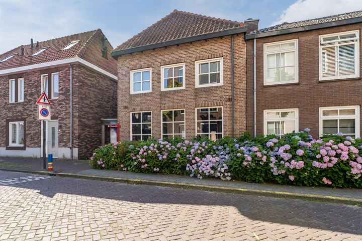 Bekijk foto 1 van Venestraat 34