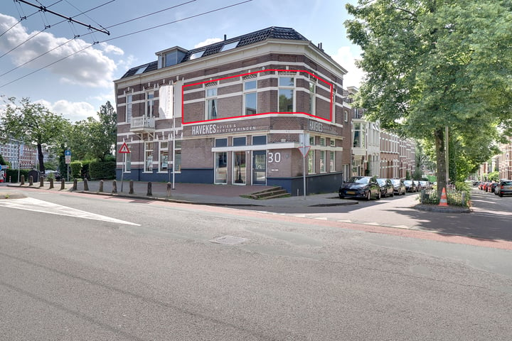 Bekijk foto 1 van Van Slichtenhorststraat 1