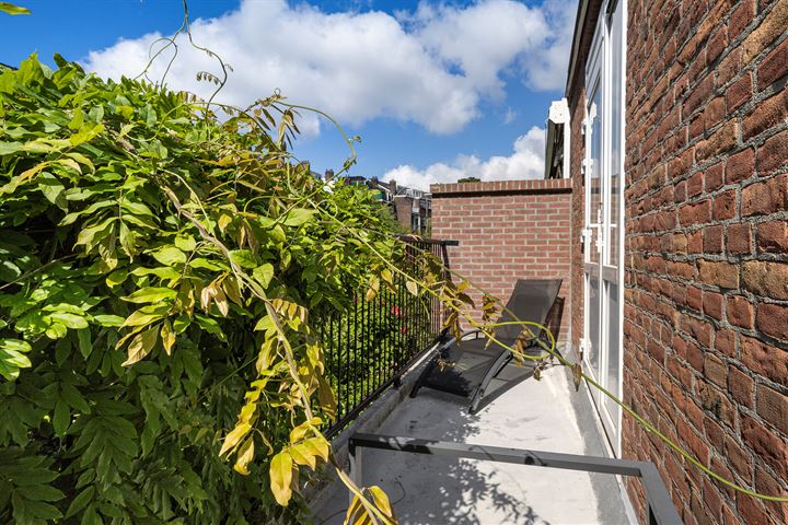 Bekijk foto 33 van Graaf Florisstraat 61