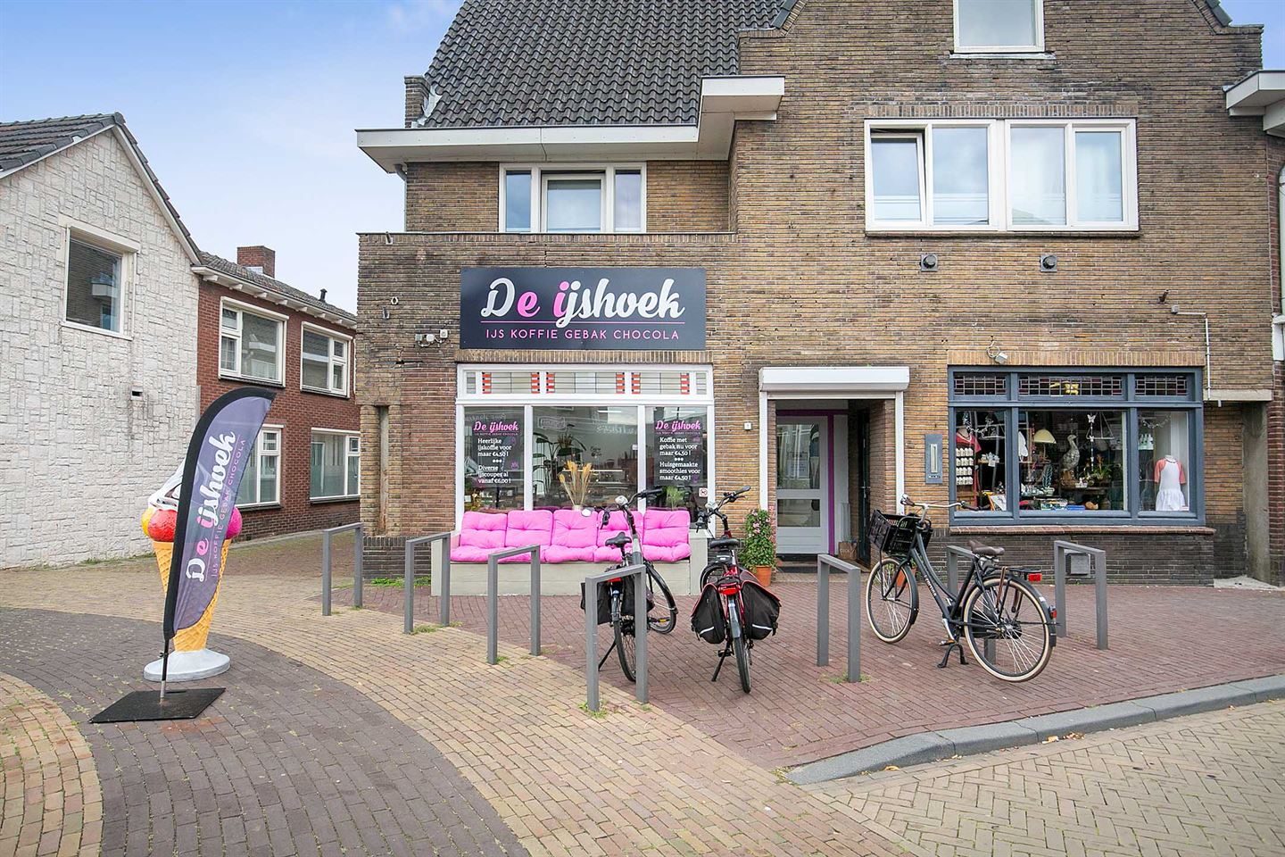 Bekijk foto 1 van F B Deurvorststraat 14