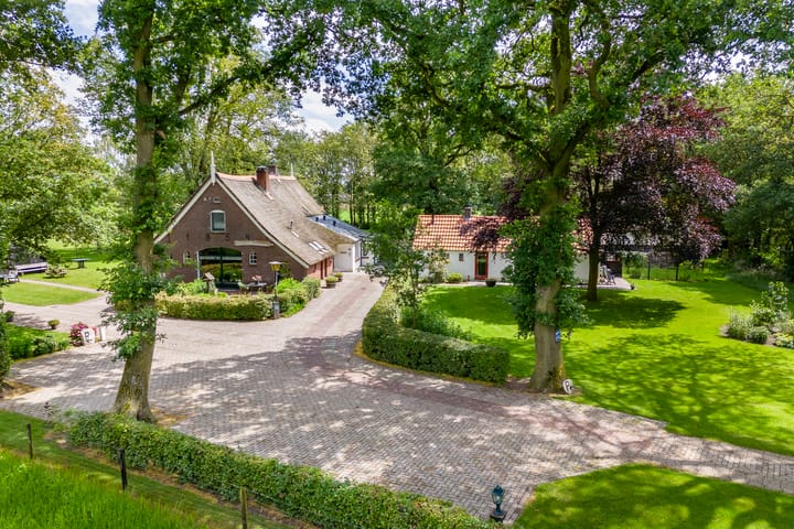 Foto 1 van Dennenweg 1