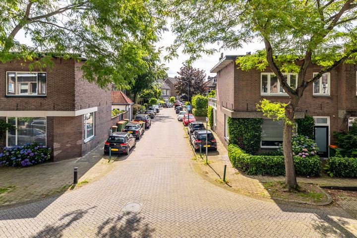 Bekijk foto 39 van van Duijvenvoordestraat 55