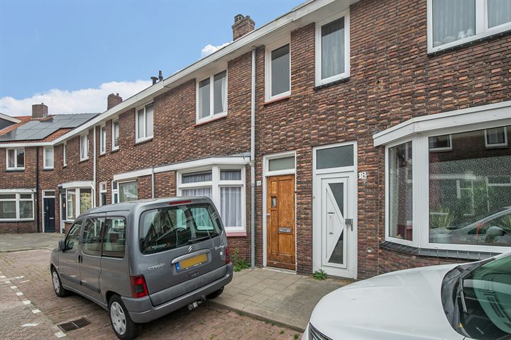 Bekijk foto 2 van Jasmijnstraat 16