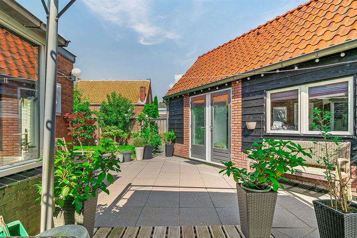 Bekijk foto 31 van Emmastraat 16