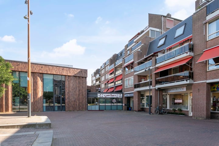 View photo 2 of Waterlooplein 319