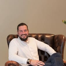 Mitchell Westerduin - Makelaar (Directeur)