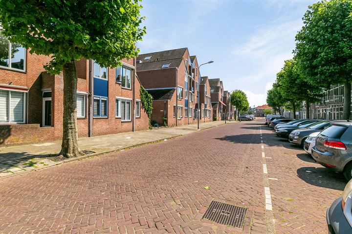 Bekijk foto 10 van Van Dishoeckstraat 144