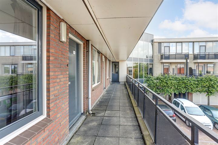 Bekijk foto 25 van van Tolstraat 4-N