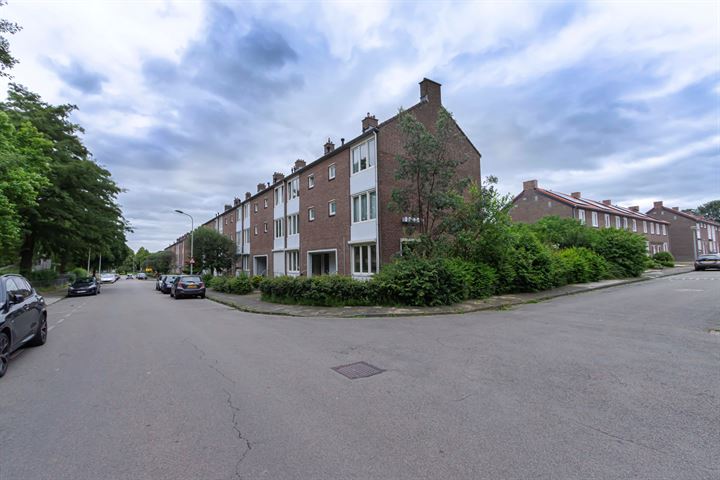 Bekijk foto 35 van Opalinestraat 61