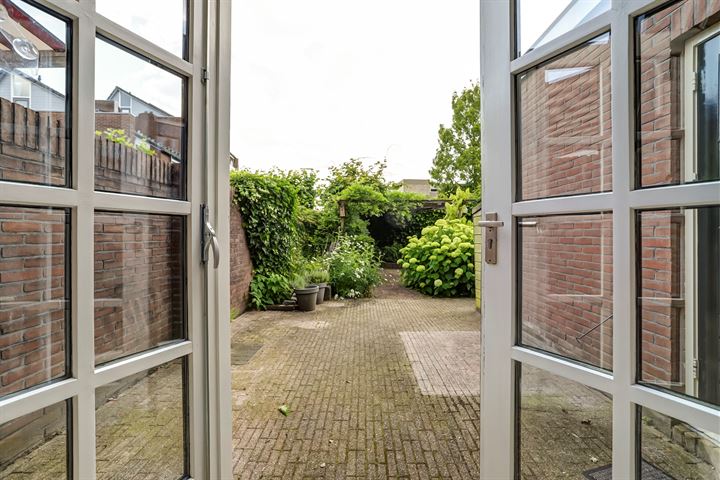 Bekijk foto 27 van Weidemeesterlaan 17