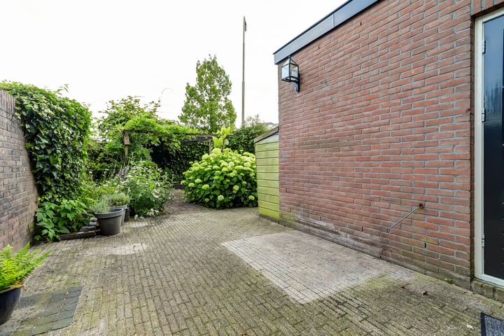 Bekijk foto 28 van Weidemeesterlaan 17