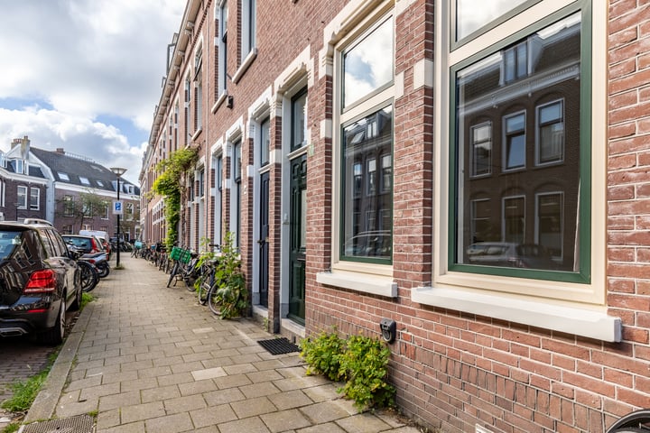 Bekijk foto 6 van Obrechtstraat 70