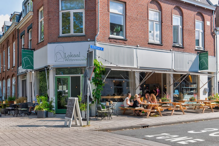 Bekijk foto 35 van Obrechtstraat 70