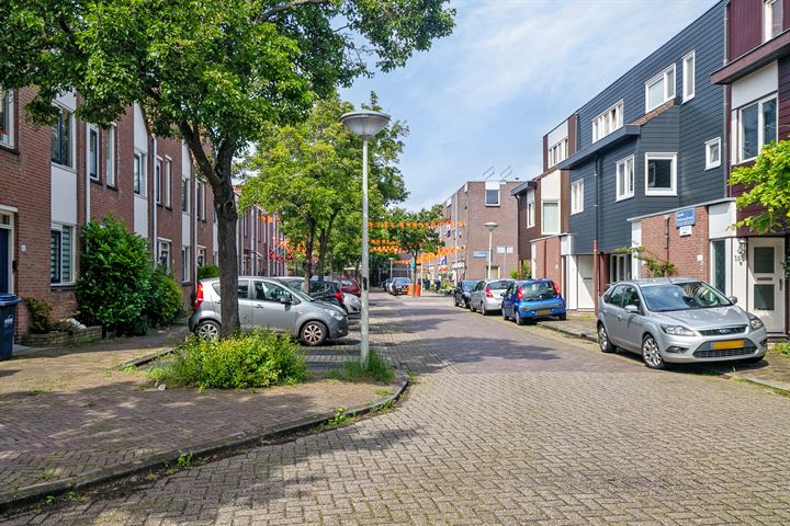 Bekijk foto 39 van Claude Debussystraat 179