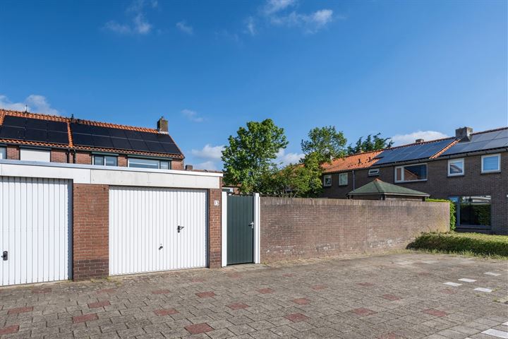 Bekijk foto 39 van Prins Bernhardstraat 13