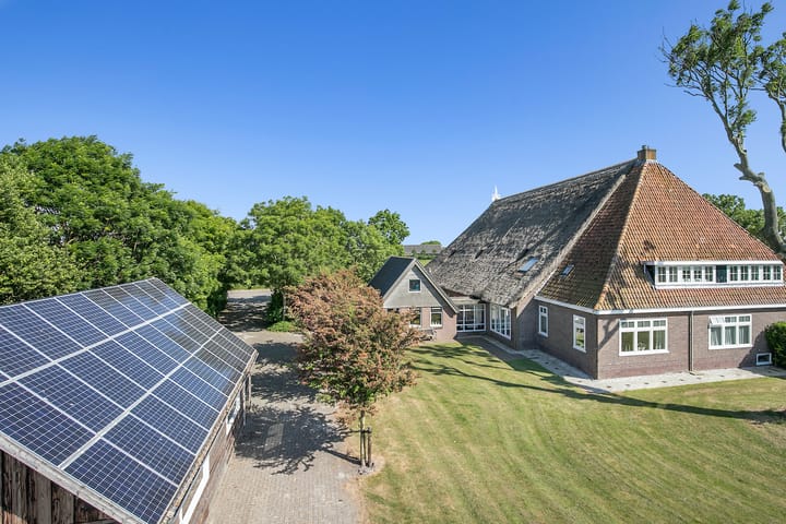 Foto 9 van Hitzumerweg 1