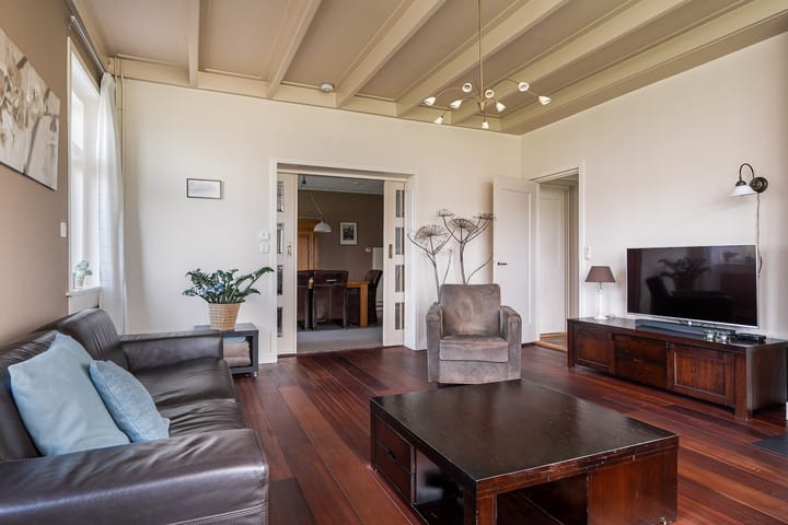 Foto 17 van Hitzumerweg 1