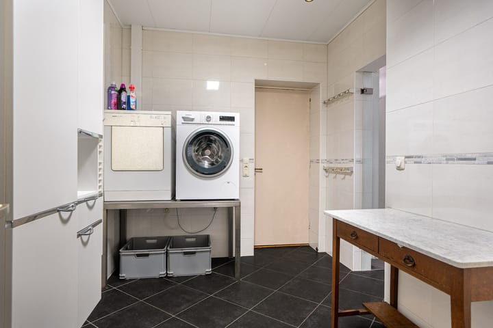 Foto 28 van Hitzumerweg 1