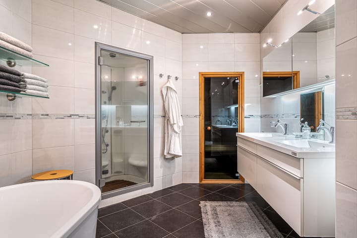 Foto 29 van Hitzumerweg 1