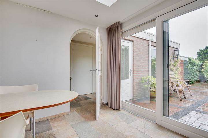 Bekijk foto 16 van Monseigneur Zwijsenstraat 22