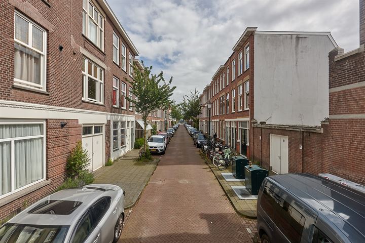 Bekijk foto 32 van Govert Bidloostraat 132