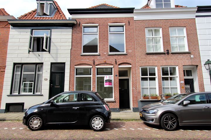 View photo 2 of Vismarktstraat 18