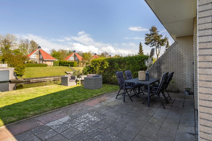 Photo 35 of 't Set 20