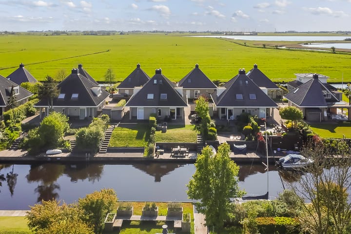 Photo 55 of 't Set 20