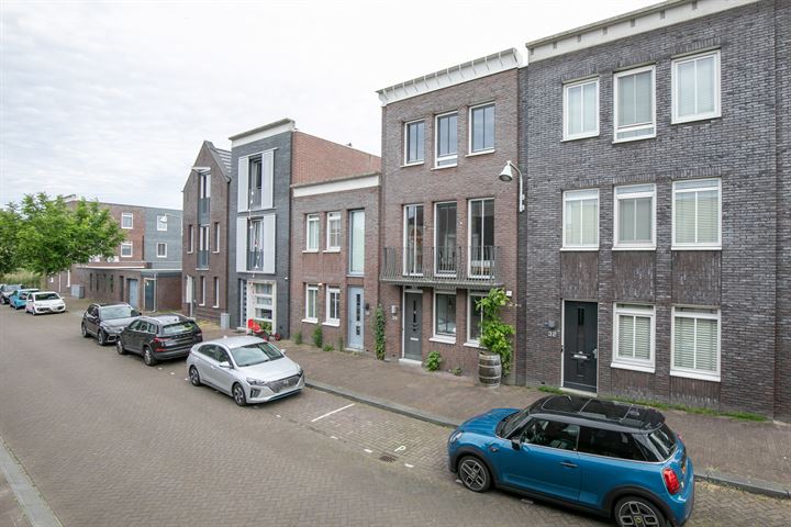 Bekijk foto 54 van Schoklandstraat 34