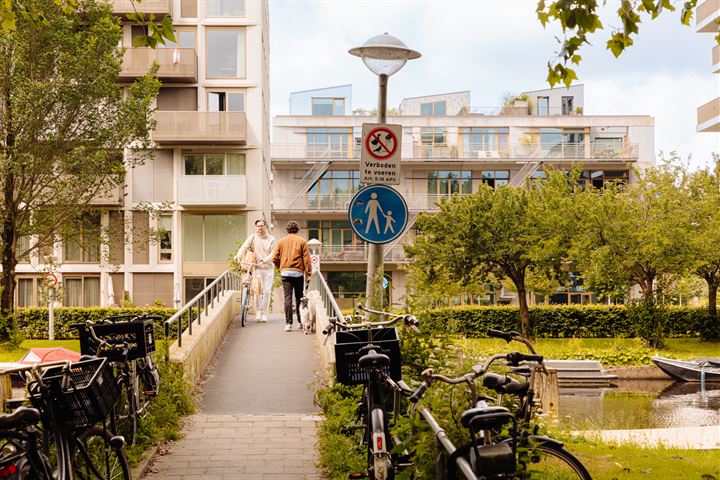 Bekijk foto 43 van Abbenesstraat 12