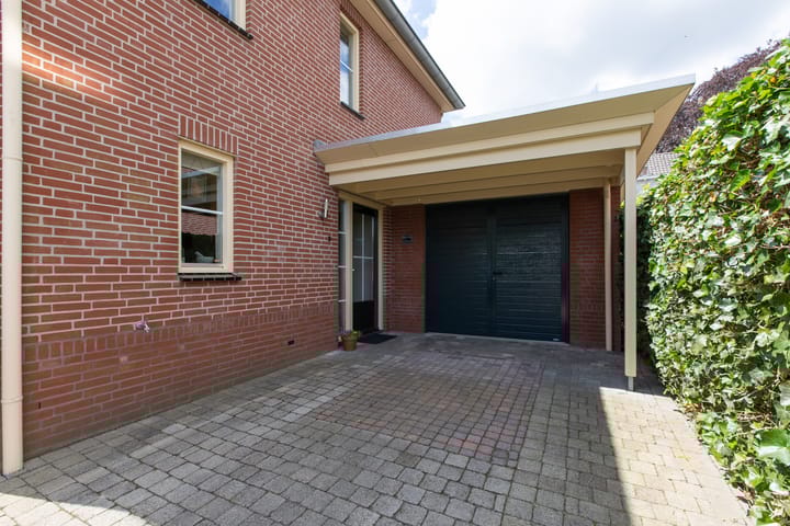 Photo 8 of Meester Helmesstraat 1