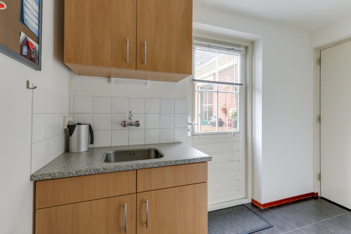 Photo 15 of Meester Helmesstraat 1