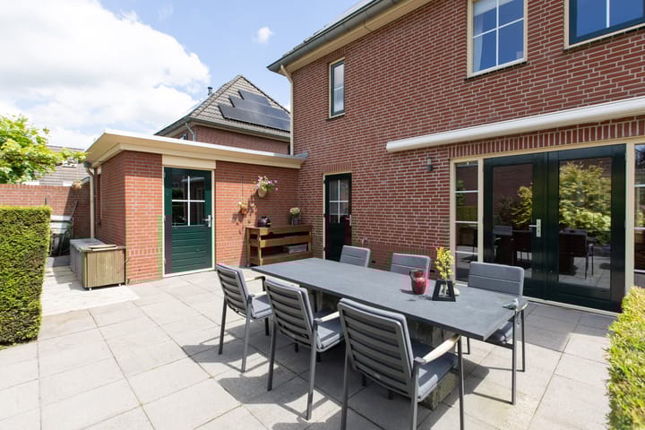 Photo 34 of Meester Helmesstraat 1