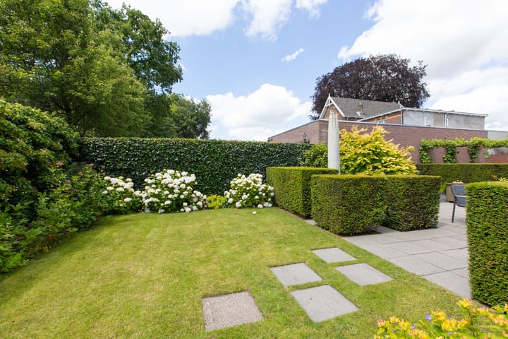 Photo 35 of Meester Helmesstraat 1