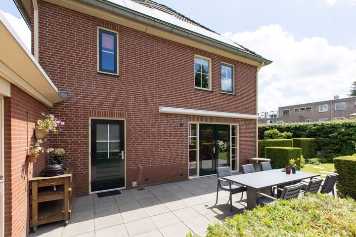 Photo 38 of Meester Helmesstraat 1