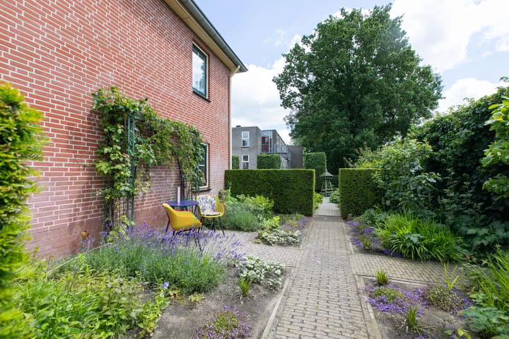 Photo 39 of Meester Helmesstraat 1