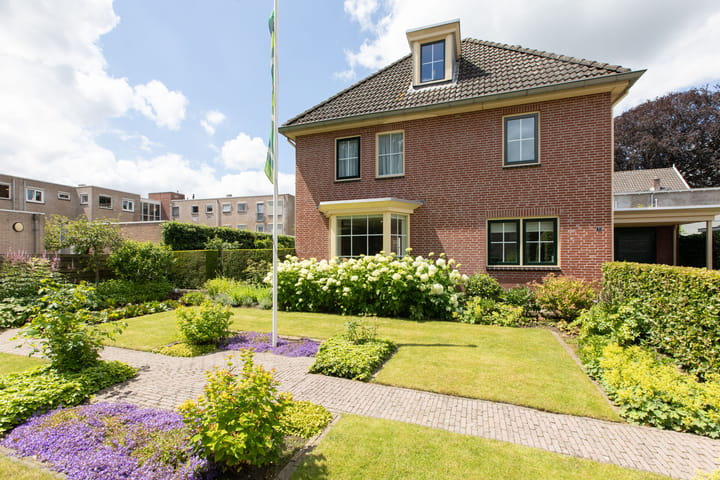 Photo 41 of Meester Helmesstraat 1