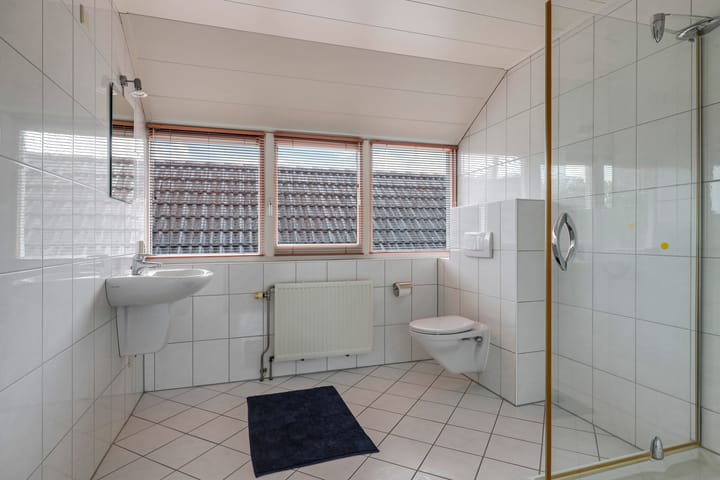 Foto 45 van Spoorstraat 2