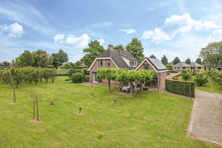 Foto 60 van Spoorstraat 2