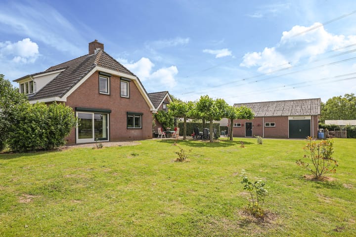 Foto 61 van Spoorstraat 2