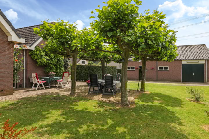 Foto 63 van Spoorstraat 2