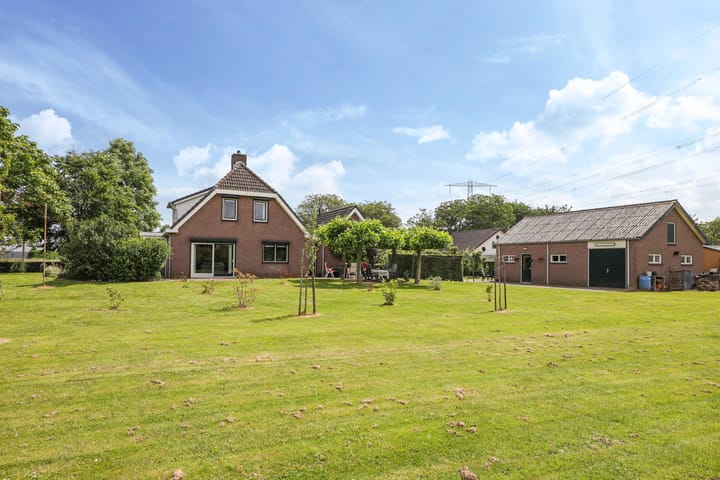 Foto 68 van Spoorstraat 2