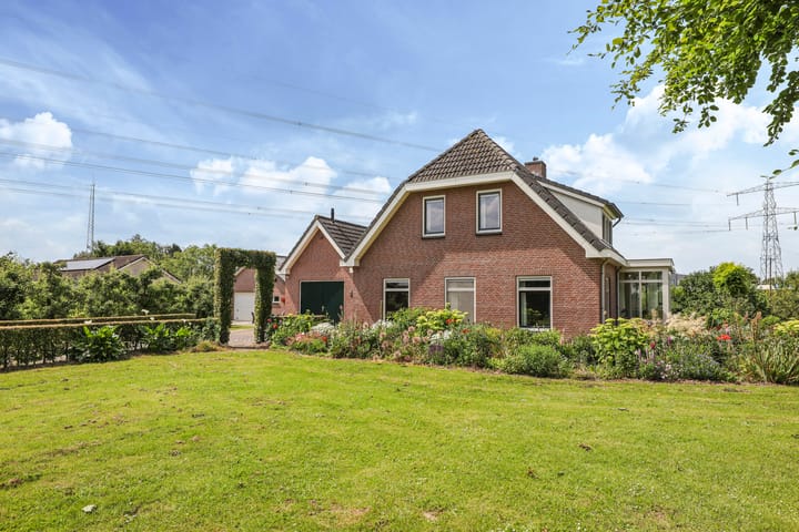 Foto 71 van Spoorstraat 2