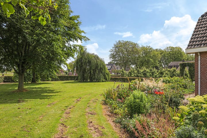 Foto 74 van Spoorstraat 2