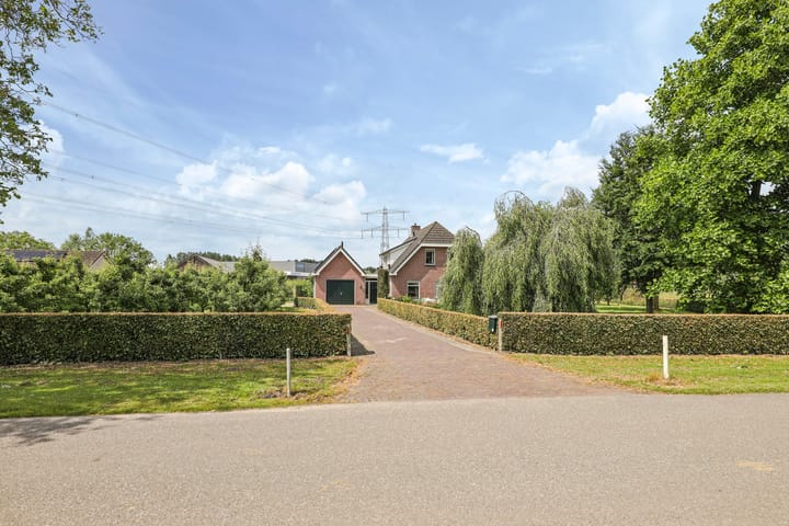 Foto 84 van Spoorstraat 2