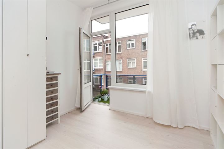 Bekijk foto 11 van 1e IJzerstraat 8-B