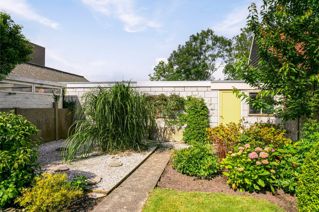 Photo 43 of Voorstraat 12